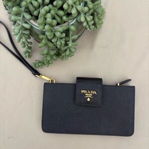 PRADA SAFFIANO BLACK LEATHER WALLET WRISTLET CLUTCH